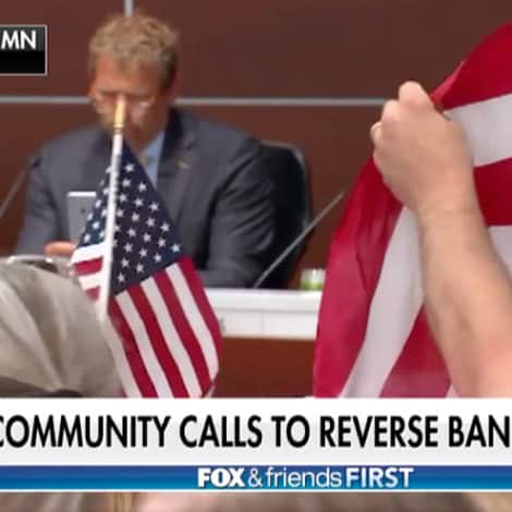 PATRIOTS REVOLT: Protesters Storm Minnesota City Hall After Pledge of Allegiance Ban, Chant ‘USA!’