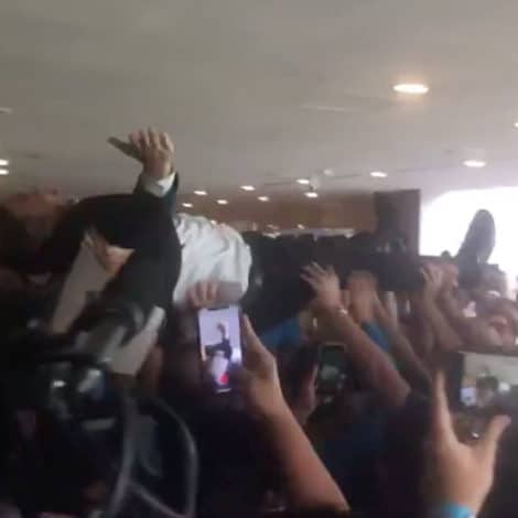 STAGE DIVE! 2020 Candidate Andrew Yang Crowd Surfs on the Campaign Trail