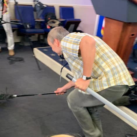 THE SWAMP! Mouse Falls from White House Ceiling onto NBC News Reporter in Press Room